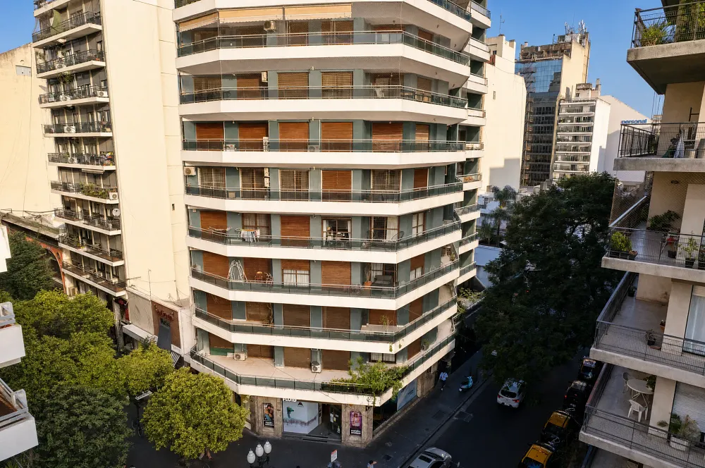 Argel Plaza — Vista del edificio